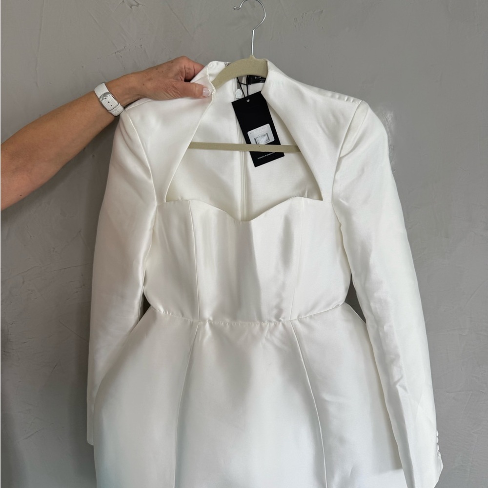 Elegant White Long-Sleeve Satin Dress with Structured Bodice